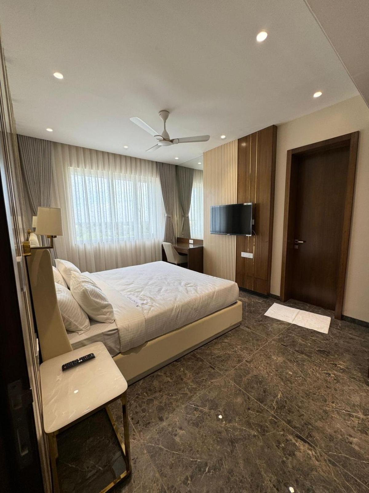 Hotel Carnival Parbhani Bagian luar foto